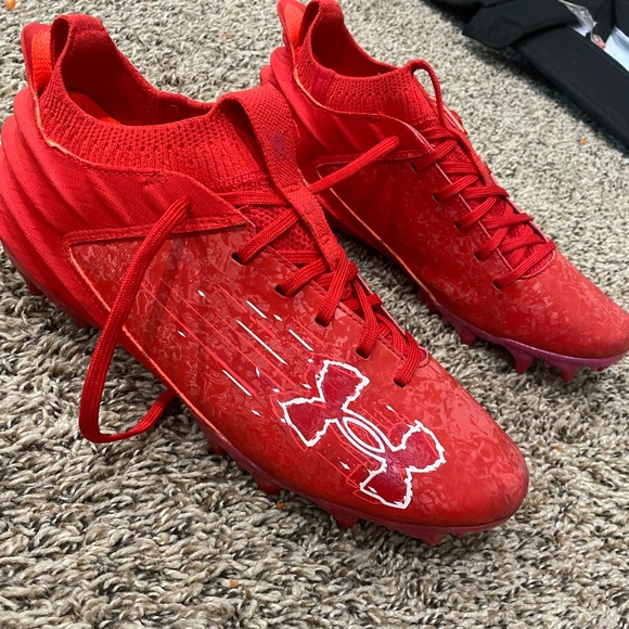 Under Armour Football Cleats - Picture 2 of 3